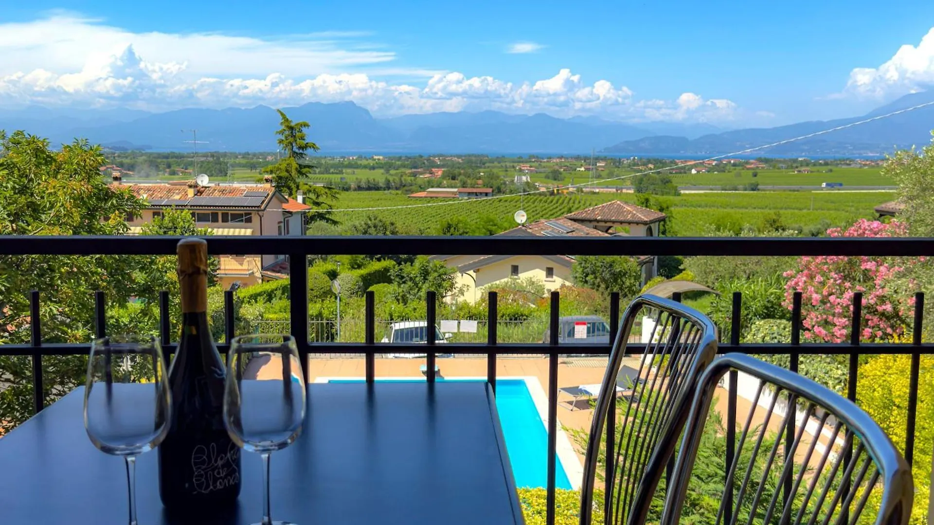 Sg Family - Garda View Apartment Peschiera del Garda Italy